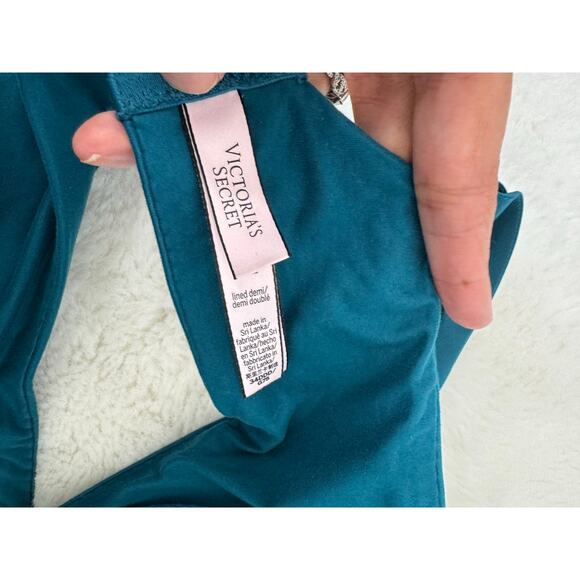 Victoria’s Secret Body by Victoria Teal Lace Demi Bra 34DDD - Picture 3 of 6